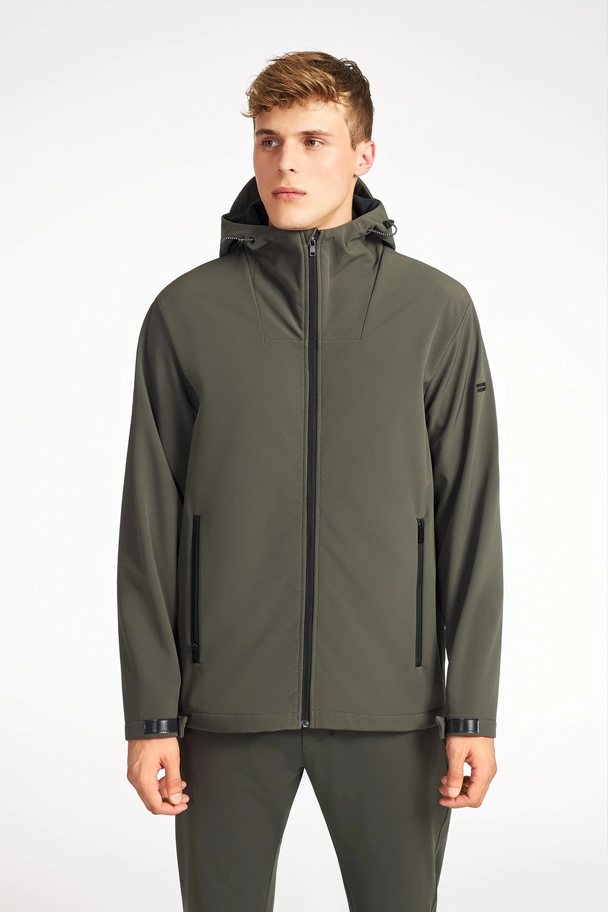 JACKETS & WINDBREAKERS – TECH APPAREL